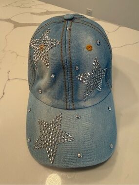 Rhinestone Star Light Blue Denim women’s OS BALLCAP
NWOT